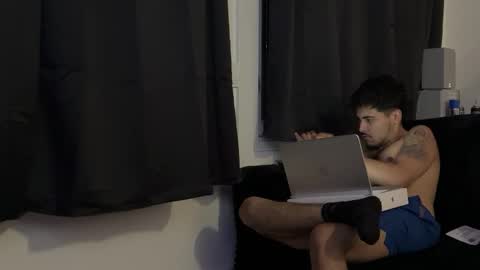 cezarthebreeder online show from March 21, 3:33 am