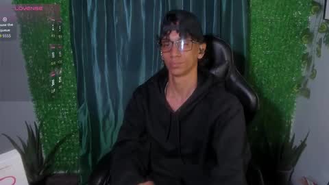 Snapshot of cfiscm chatting on December 17, 7:25 am NAMOR online show from December 17, 7:25 am