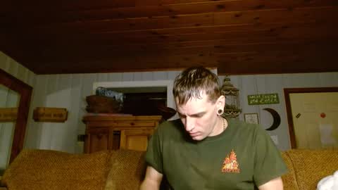 cguffey2284 online show from December 29, 3:54 am