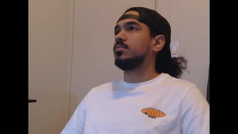 Snapshot of chainnballz chatting on December 17, 2:28 am ChainNballzz online show from December 17, 2:28 am