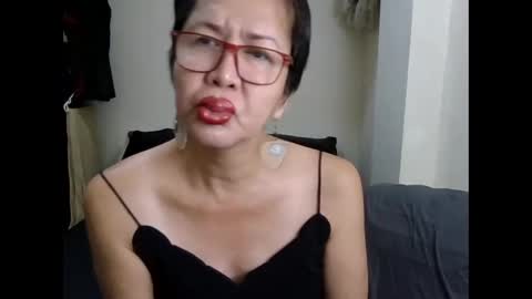 Snapshot of champaka123 chatting on October 19, 9:37 pm champaka online show from October 19, 9:37 pm