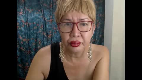 Snapshot of champaka123 chatting on May 16, 11:09 am champaka online show from May 16, 11:09 am