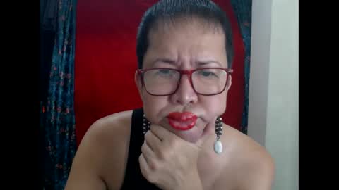 Snapshot of champaka123 chatting on May 17, 4:10 am champaka online show from May 17, 4:10 am