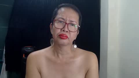 Snapshot of champaka123 chatting on June 2, 4:47 am champaka online show from June 2, 4:47 am