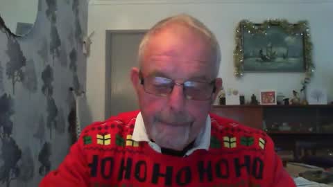 Snapshot of champers37 chatting on December 12, 10:13 am Champers online show from December 12, 10:13 am