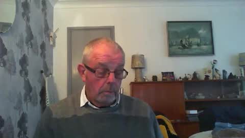 Snapshot of champers37 chatting on February 5, 3:52 pm Champers online show from February 5, 3:52 pm