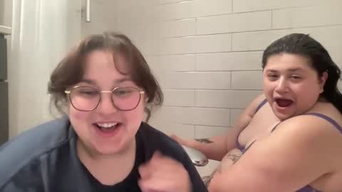 champsdancinfeet12 online show from March 13, 1:45 am