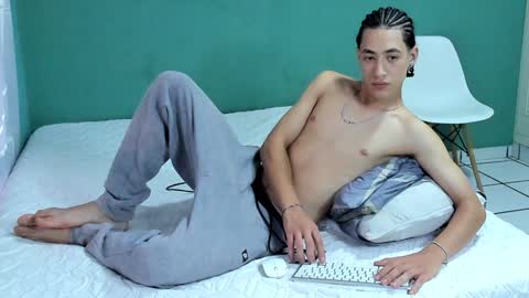 Snapshot of chandler_kenji chatting on December 5, 9:06 pm Kenji online show from December 5, 9:06 pm