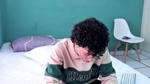 Snapshot of chandler_kenji chatting on December 7, 3:41 pm Kenji online show from December 7, 3:41 pm