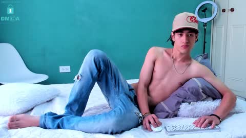 Snapshot of chandler_kenji chatting on January 8, 7:34 pm Kenji online show from January 8, 7:34 pm