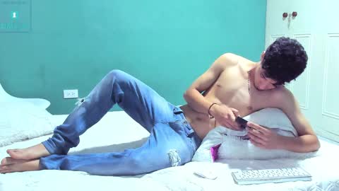 Snapshot of chandler_kenji chatting on February 26, 11:04 pm Kenji online show from February 26, 11:04 pm