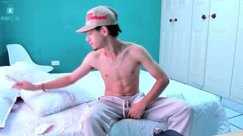 Snapshot of chandler_kenji chatting on February 27, 5:26 pm Kenji online show from February 27, 5:26 pm