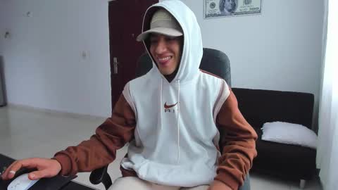 Snapshot of chandler_kenji chatting on October 10, 3:11 pm Kenji online show from October 10, 3:11 pm