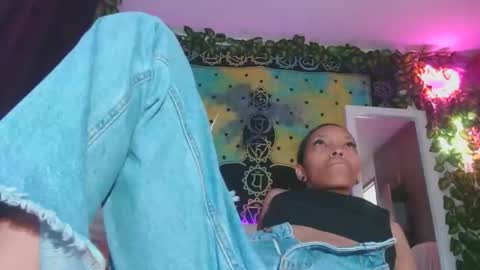 Snapshot of chaneel_ chatting on September 27, 6:57 pm Chanel M. online show from September 27, 6:57 pm