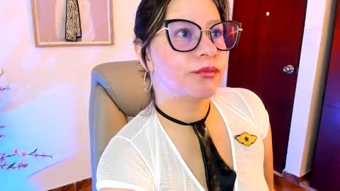 Snapshot of chanell_taylor_ chatting on November 10, 12:48 pm chanell online show from November 10, 12:48 pm