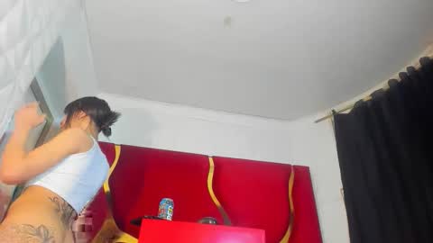 chaniesmith67x online show from April 25, 5:10 am