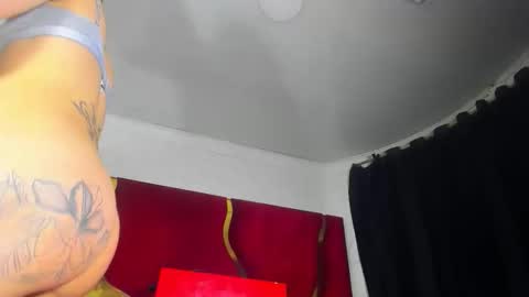 Snapshot of chaniesmith67x chatting on May 31, 5:26 am chaniesmith67x online show from May 31, 5:26 am