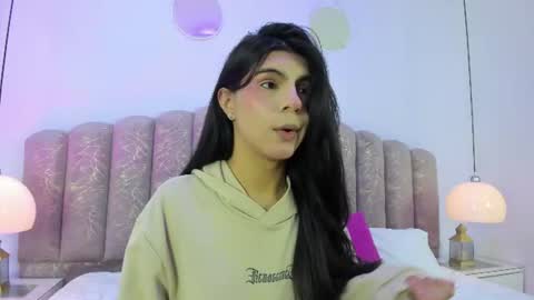 Snapshot of channel_sofia chatting on July 10, 10:23 pm Channel Sofia online show from July 10, 10:23 pm