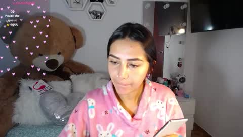 Snapshot of channelrose_1 chatting on November 3, 12:28 pm Isabella online show from November 3, 12:28 pm