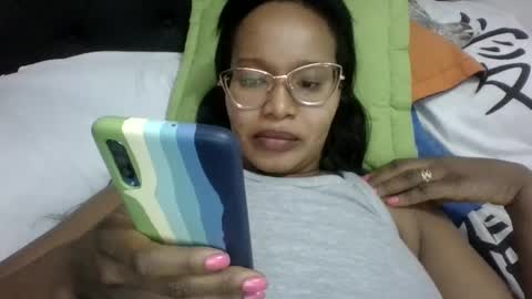Snapshot of chantal99 chatting on January 31, 3:55 pm chantal99 online show from January 31, 3:55 pm