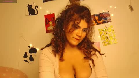 Snapshot of chantal_leon chatting on October 16, 3:40 am online show from October 16, 3:40 am