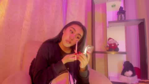 Snapshot of chantall_valkoba chatting on December 7, 4:20 am Chantall online show from December 7, 4:20 am