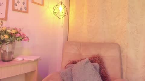 Snapshot of chantall_valkoba chatting on January 18, 4:04 am Chantall online show from January 18, 4:04 am