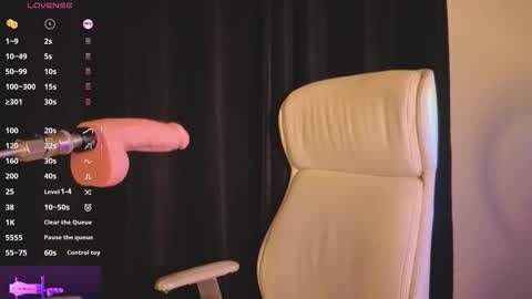 Snapshot of chantall_valkoba chatting on October 25, 4:53 am Chantall online show from October 25, 4:53 am