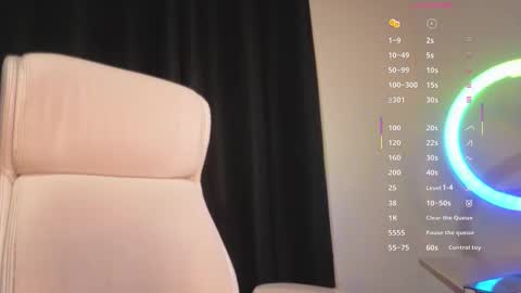 Snapshot of chantall_valkoba chatting on October 27, 4:38 am Chantall online show from October 27, 4:38 am