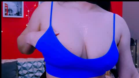 Snapshot of chantallovely chatting on December 22, 5:21 pm The Queen online show from December 22, 5:21 pm