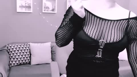 Snapshot of chantallovely chatting on January 25, 6:55 am The Queen online show from January 25, 6:55 am