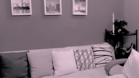 Snapshot of chantallovely chatting on October 12, 4:17 pm The Queen online show from October 12, 4:17 pm