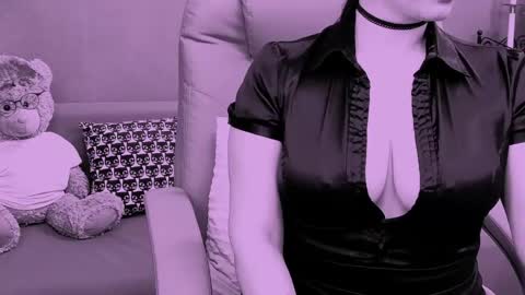 The Queen online show from May 16, 10:36 am