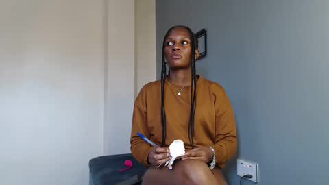 Chantel online show from November 11, 8:14 am