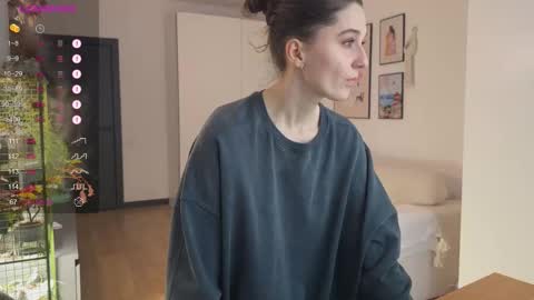 Liz online show from February 8, 9:34 am