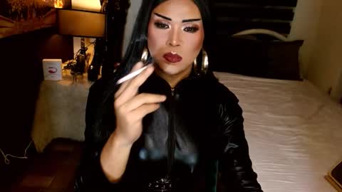 charismatic_apple online show from February 16, 6:37 pm