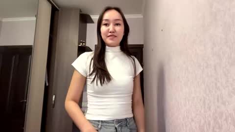 Mia online show from March 13, 8:10 am