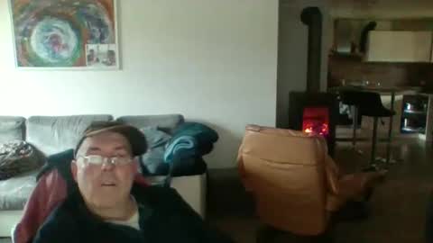 Snapshot of charles6064 chatting on December 2, 10:50 am charles6064 online show from December 2, 10:50 am