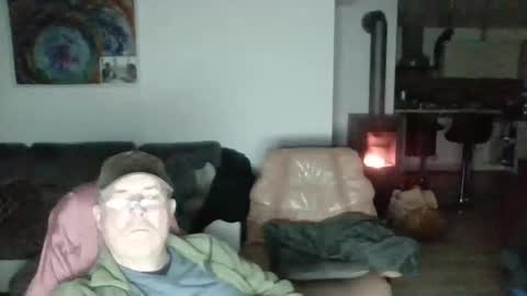 Snapshot of charles6064 chatting on December 30, 4:40 pm charles6064 online show from December 30, 4:40 pm