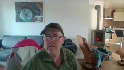 Snapshot of charles6064 chatting on November 12, 8:48 am charles6064 online show from November 12, 8:48 am