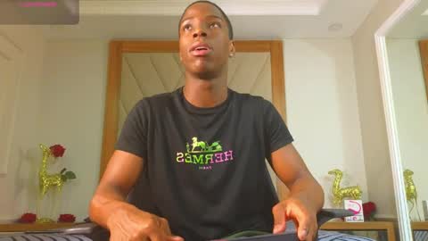Snapshot of charlesbrown_ chatting on May 24, 1:54 am charlesbrown_ online show from May 24, 1:54 am