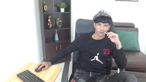 Snapshot of charlie_oconnor chatting on February 8, 3:08 am Charlie oconnor online show from February 8, 3:08 am