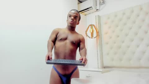 charlie_walkerr online show from April 28, 12:32 pm