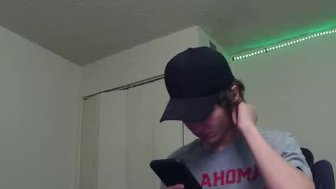 Snapshot of charlied09302 chatting on November 15, 7:49 am char sexiness online show from November 15, 7:49 am