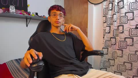 Charles Russo online show from December 7, 1:14 am