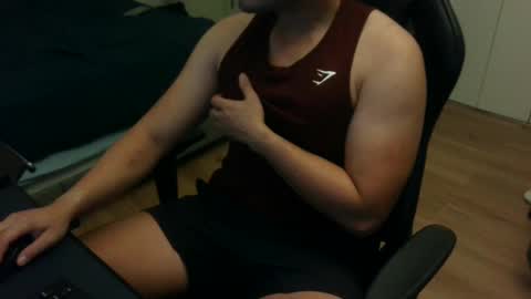 Snapshot of charliekkw chatting on December 4, 3:26 am charliekkw online show from December 4, 3:26 am