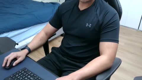 Snapshot of charliekkw chatting on February 16, 9:05 pm charliekkw online show from February 16, 9:05 pm