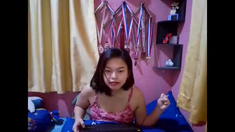Sweetieeche online show from April 10, 6:56 pm