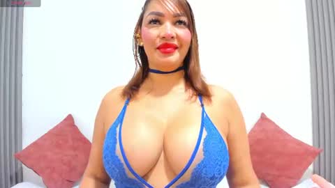 Snapshot of charlize_aniston2 chatting on August 1, 1:27 am Charlize online show from August 1, 1:27 am