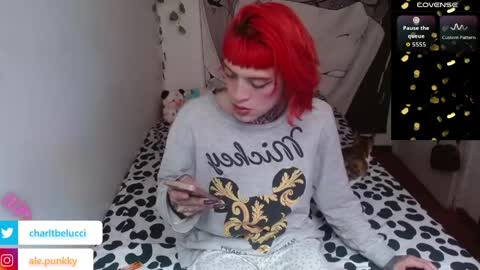 Snapshot of charlotbelucci_ chatting on May 17, 1:18 pm Ale punky online show from May 17, 1:18 pm